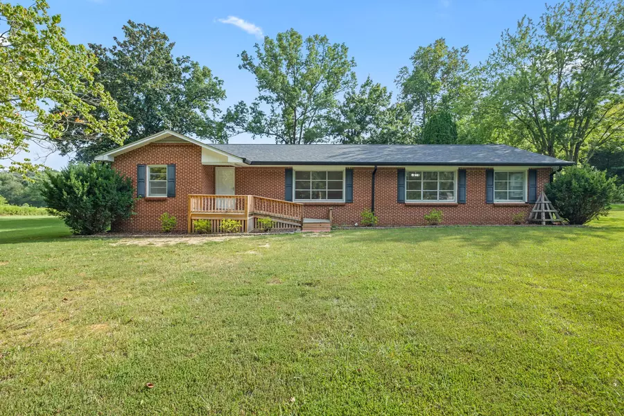 6510 Clemons Ridge Rd, Silver Point, TN 38582
