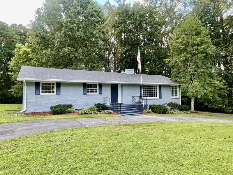 305 Jackie Dr, Lawrenceburg, TN 38464