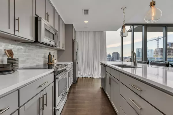 Nashville, TN 37203,1212 Laurel St #1815