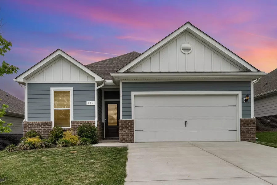 112 Harvest Cir, Dickson, TN 37055