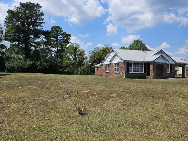 Lexington, TN 38351,7925 Highway 22 #S