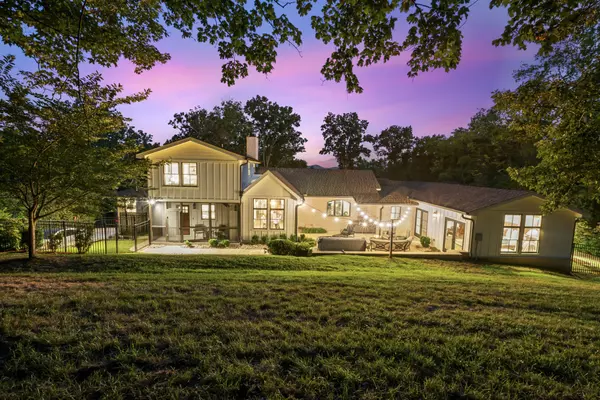 Nashville, TN 37215,2152 Timberwood Dr