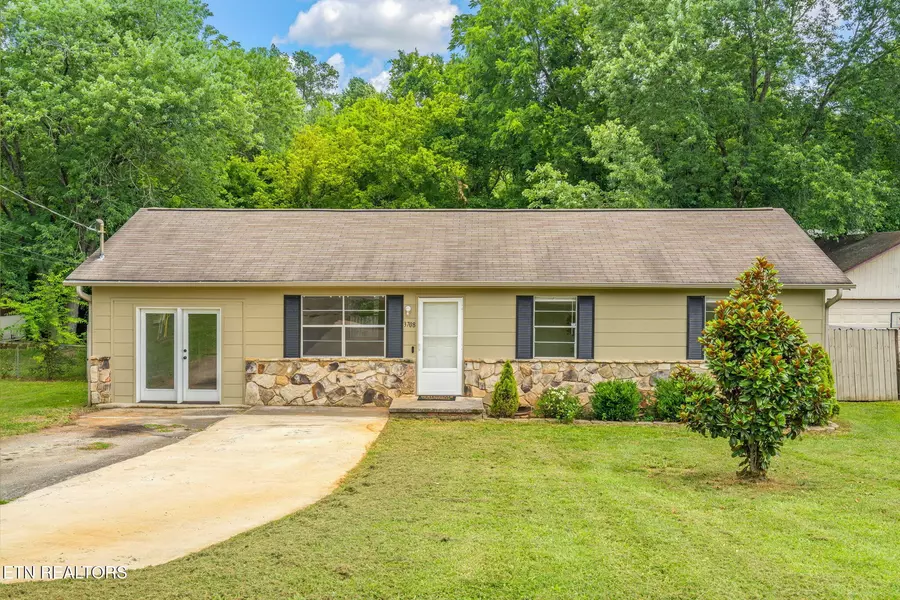 3708 Vienna Drive, Knoxville, TN 37912