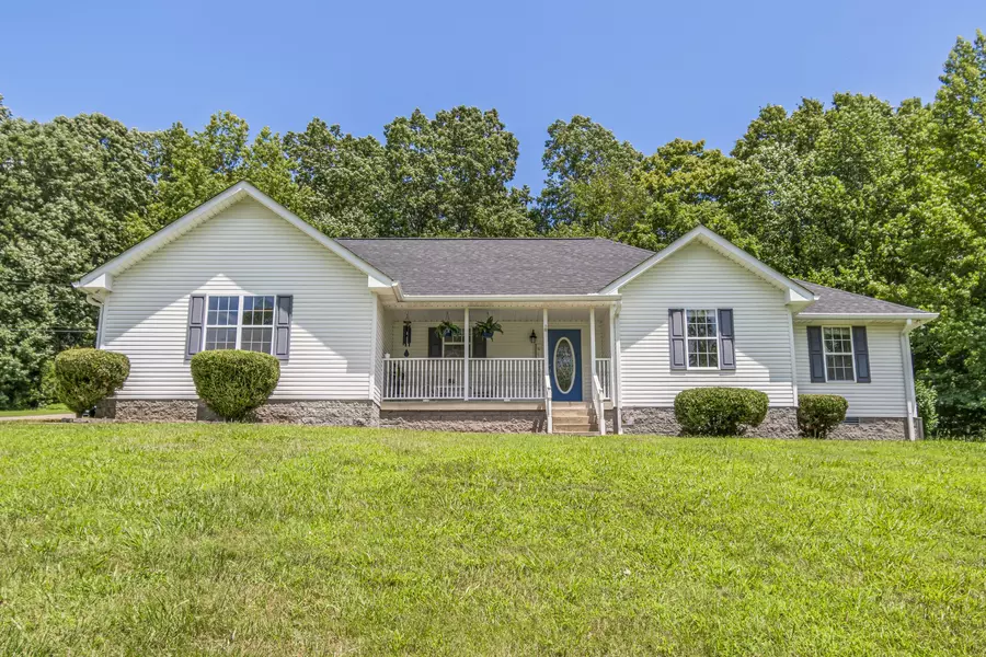 1000 Lockridge Dr, Ashland City, TN 37015