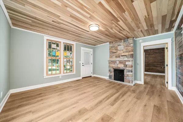 Cookeville, TN 38506,469 E Main St