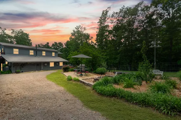 Nunnelly, TN 37137,2685 Highway 230 #W
