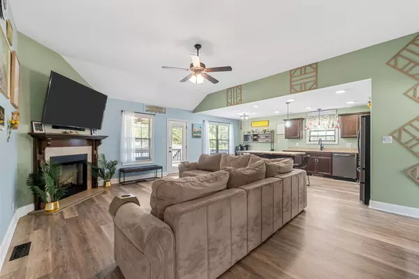 Oak Grove, KY 42262,206 Azalea Dr