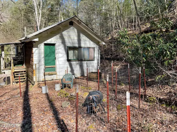 Townsend, TN 37882,444 Lovers Lane