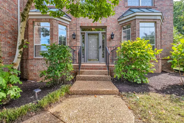 8169 Londonberry Rd, Nashville, TN 37221
