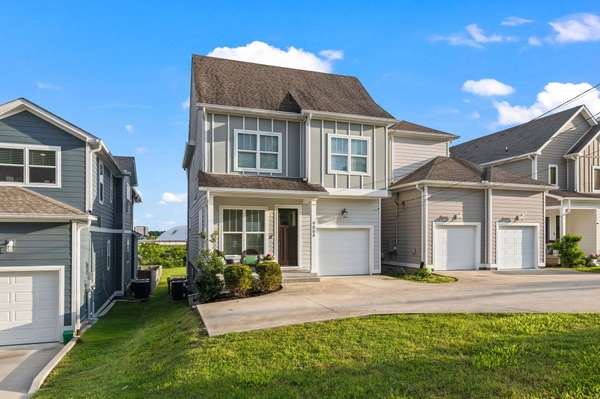900A Youngs Ln, Nashville, TN 37207