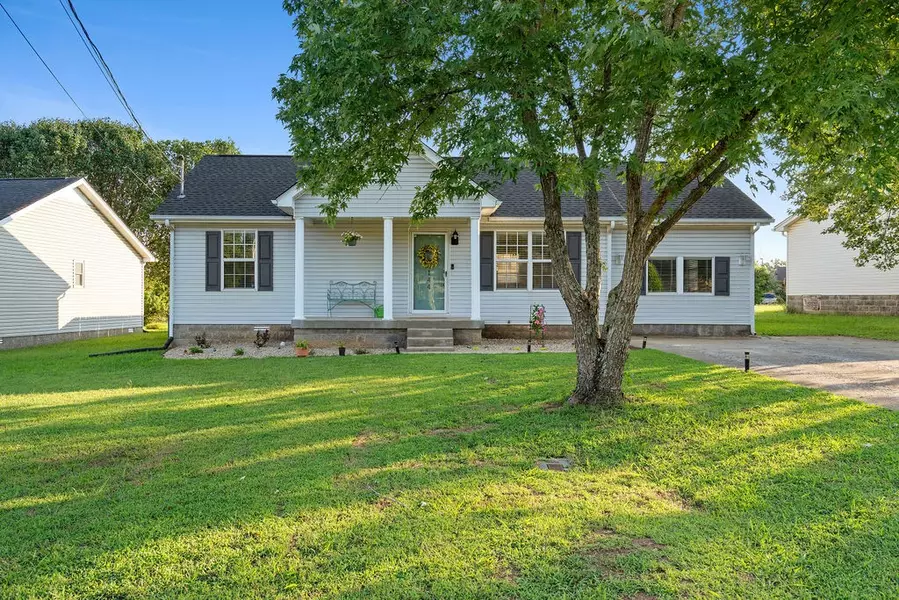 144 Heritage Cir, La Vergne, TN 37086