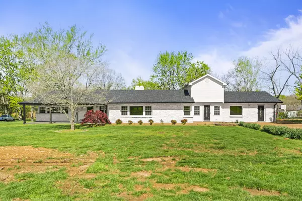 1503 5th Ave #W, Springfield, TN 37172