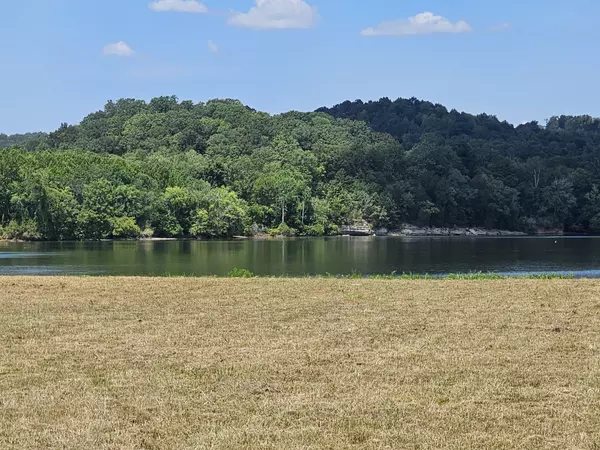 Clifton, TN 38425,2427 Hardin Bottom River Rd