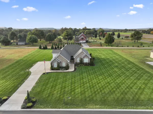 Columbia, TN 38401,8004 Traditions Ln