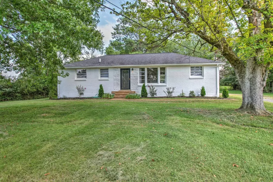 1016 N Graycroft Ave, Madison, TN 37115