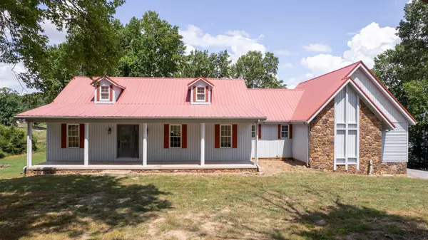 242 Woodruff Ln, Cadiz, KY 42211