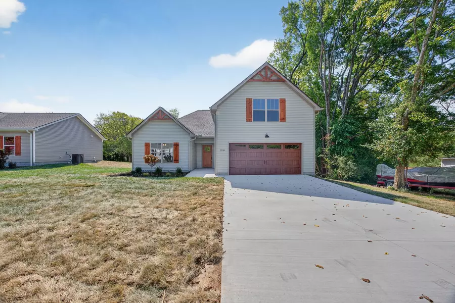 1044 West College, Greenbrier, TN 37073