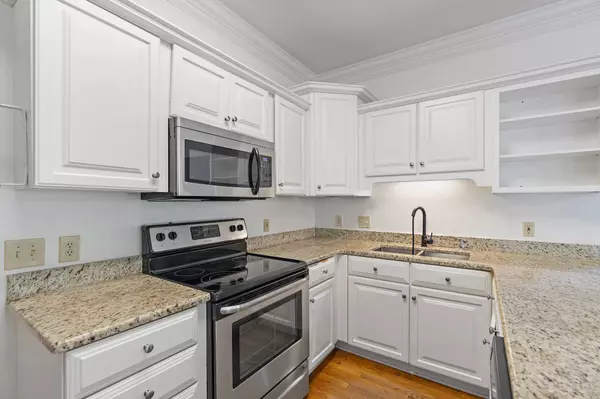 Nashville, TN 37215,61 Ravenwood Hills Cir