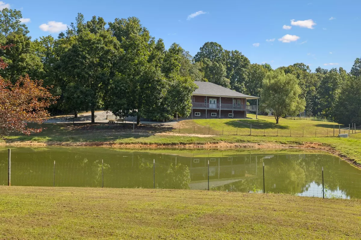 Chapmansboro, TN 37035,1018 Pleasant Valley Rd