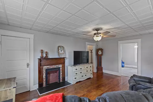 Franklin, KY 42134,417 N College St