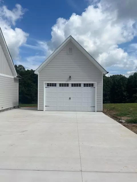 Winchester, TN 37398,102 Summer Lake Ct