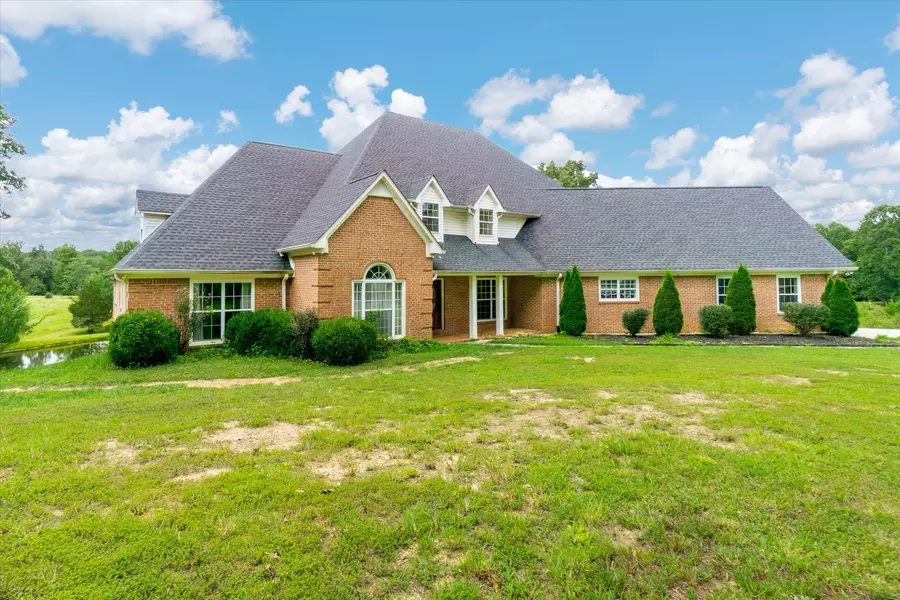 4100 River Rd, Baxter, TN 38544