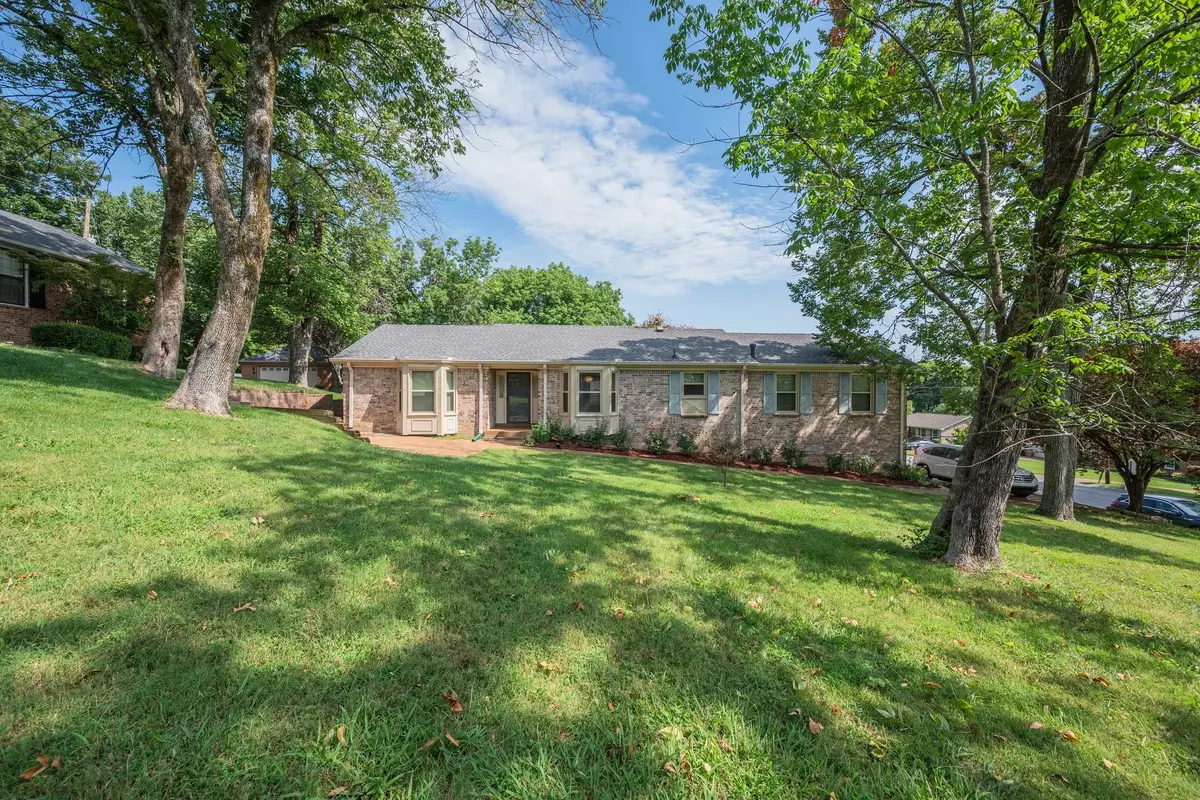 Brentwood, TN 37027,5671 Oakes Dr
