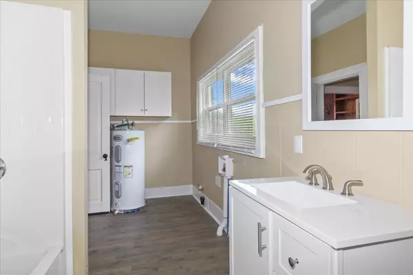 Culleoka, TN 38451,1049 Depot St