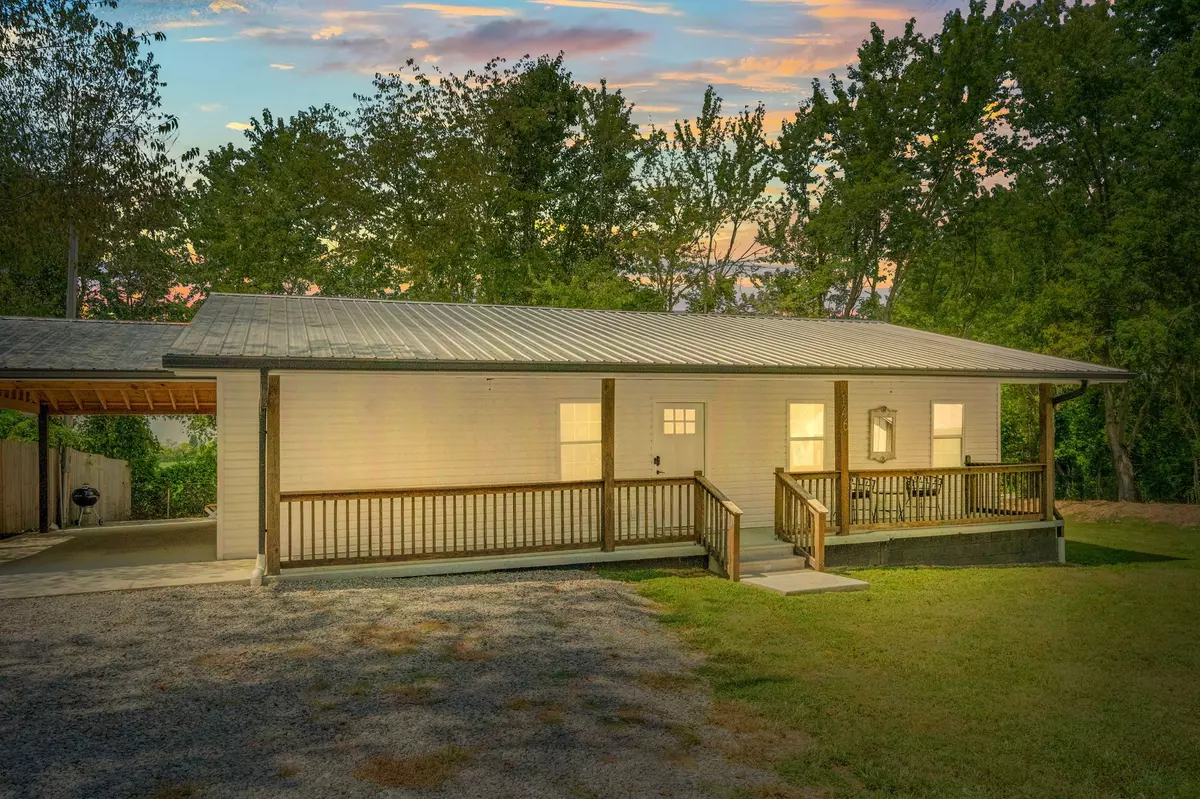 Franklin, KY 42134,146 Groves Ln