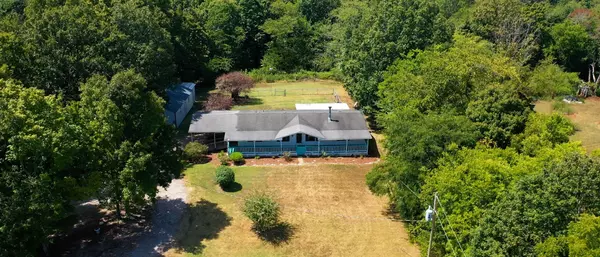 Charlotte, TN 37036,1112 Twin Creek Rd