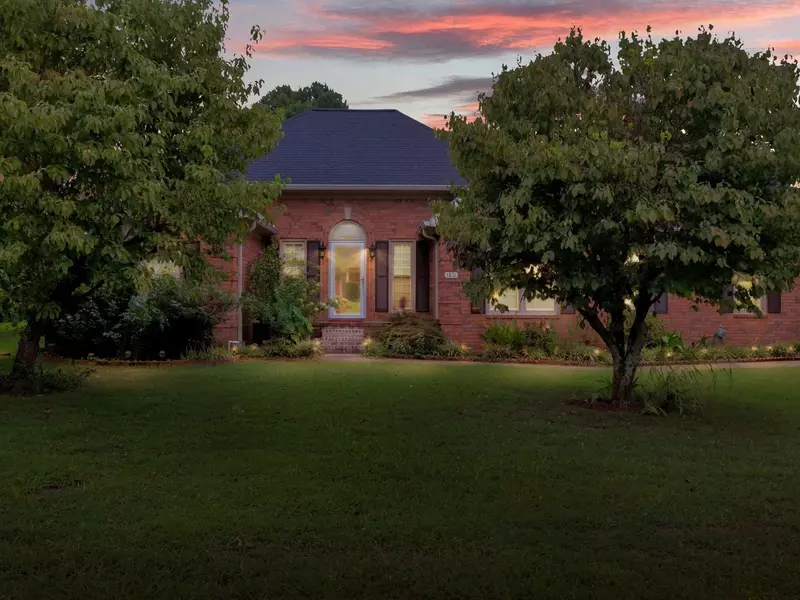 1811 Cascade Ct, Murfreesboro, TN 37127