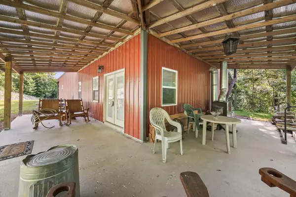 Waverly, TN 37185,1582 Hellsneck Ln