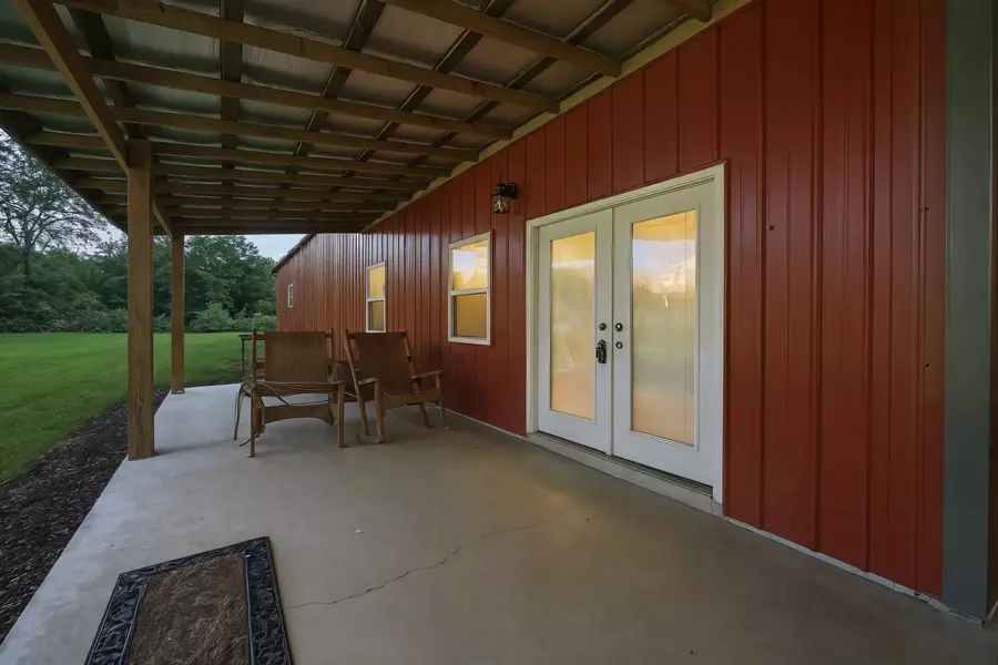 1582 Hellsneck Ln, Waverly, TN 37185