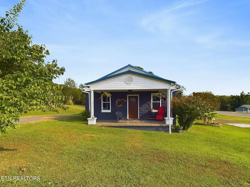 110 Rosser St, Harriman, TN 37748