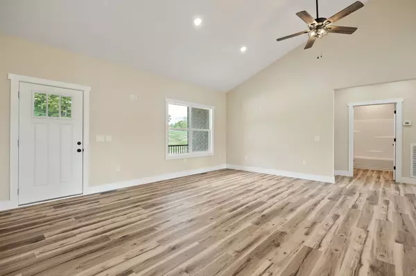 Baxter, TN 38544,6544 Thomas Twin Oak Rd