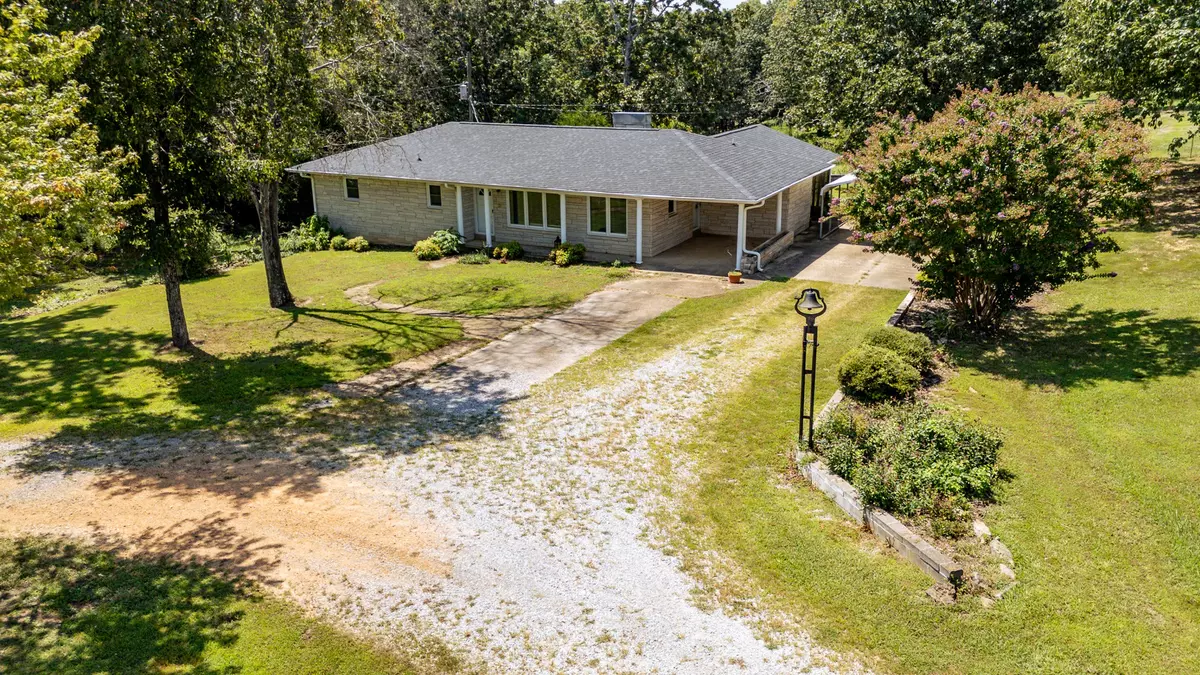 Waynesboro, TN 38485,1321 Natural Bridge Rd