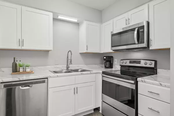 Hendersonville, TN 37075,126 Walton Ferry Rd #E5