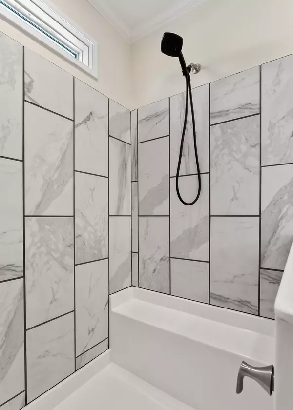 Walling, TN 38587,488 Point Ln