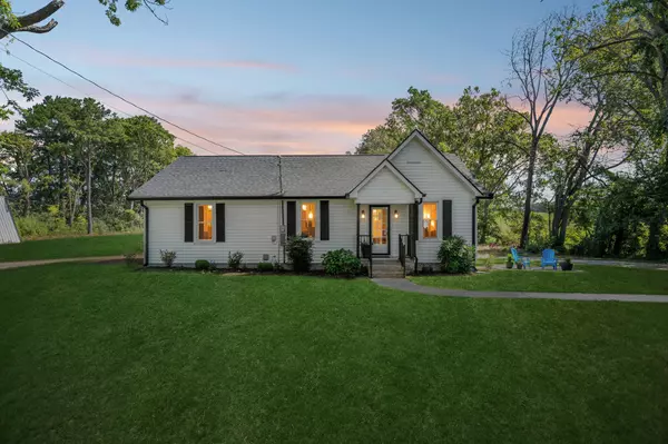 3826 Old Coopertown Rd, Springfield, TN 37172