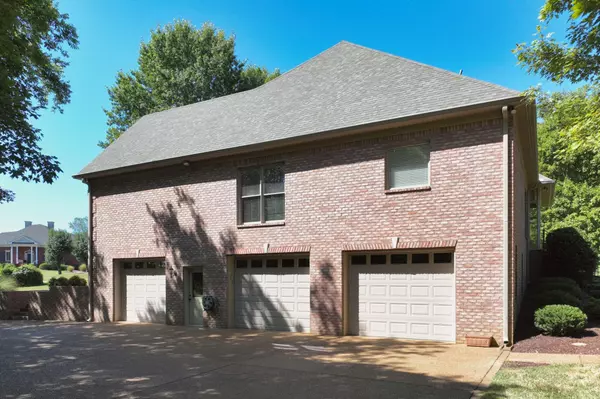 Hendersonville, TN 37075,1002 The Hollows Ct #W