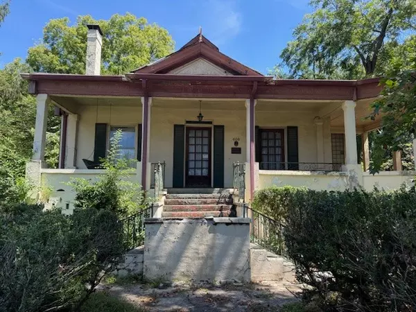 408 NE Atlantic St #E, Tullahoma, TN 37388