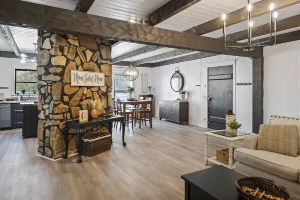 White House, TN 37188,104 Brooklawn Dr