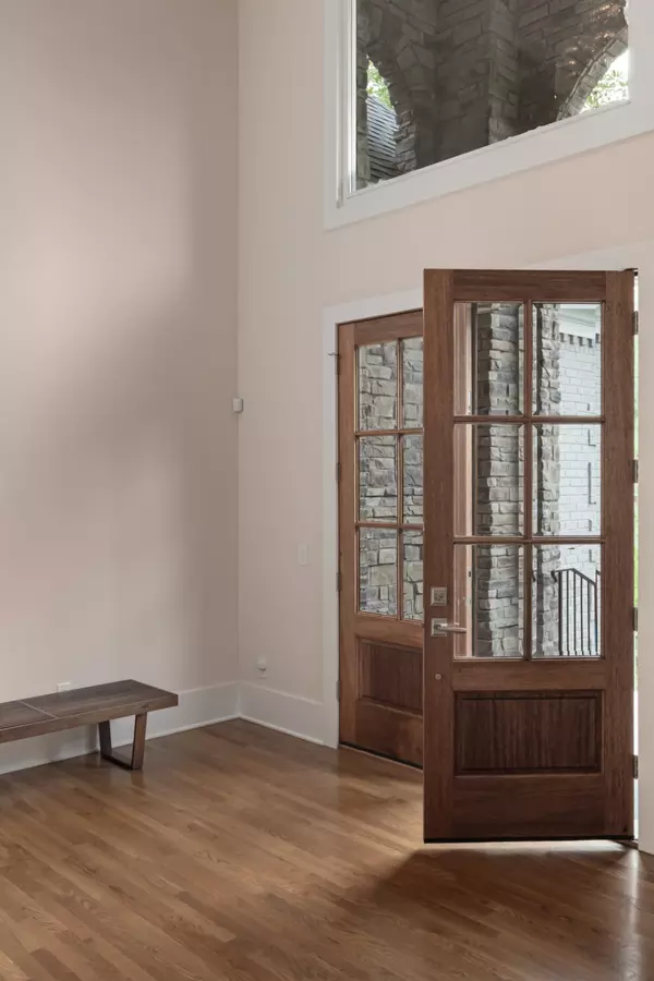 Nashville, TN 37205,1 Warwick Ln