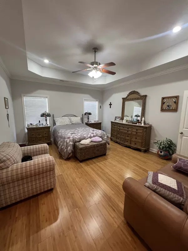 Paris, TN 38242,356 Paris Harbor Dr