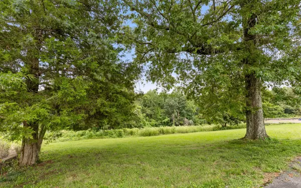 Chattanooga, TN 37404,258 N Crest Road