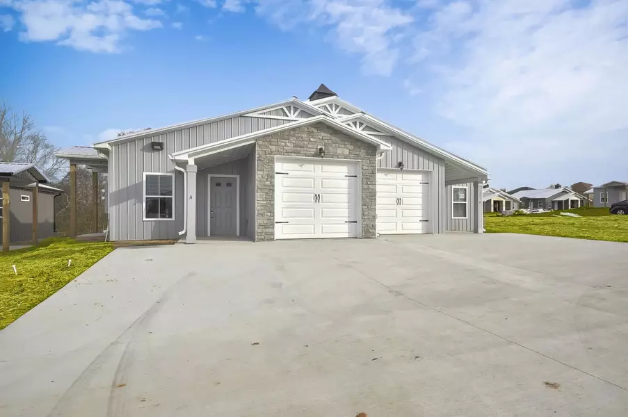 180 BAINBRIDGE DRIVE #B, Clarksville, TN 37043