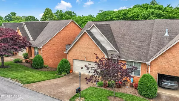 Knoxville, TN 37923,846 Racquet Club Way