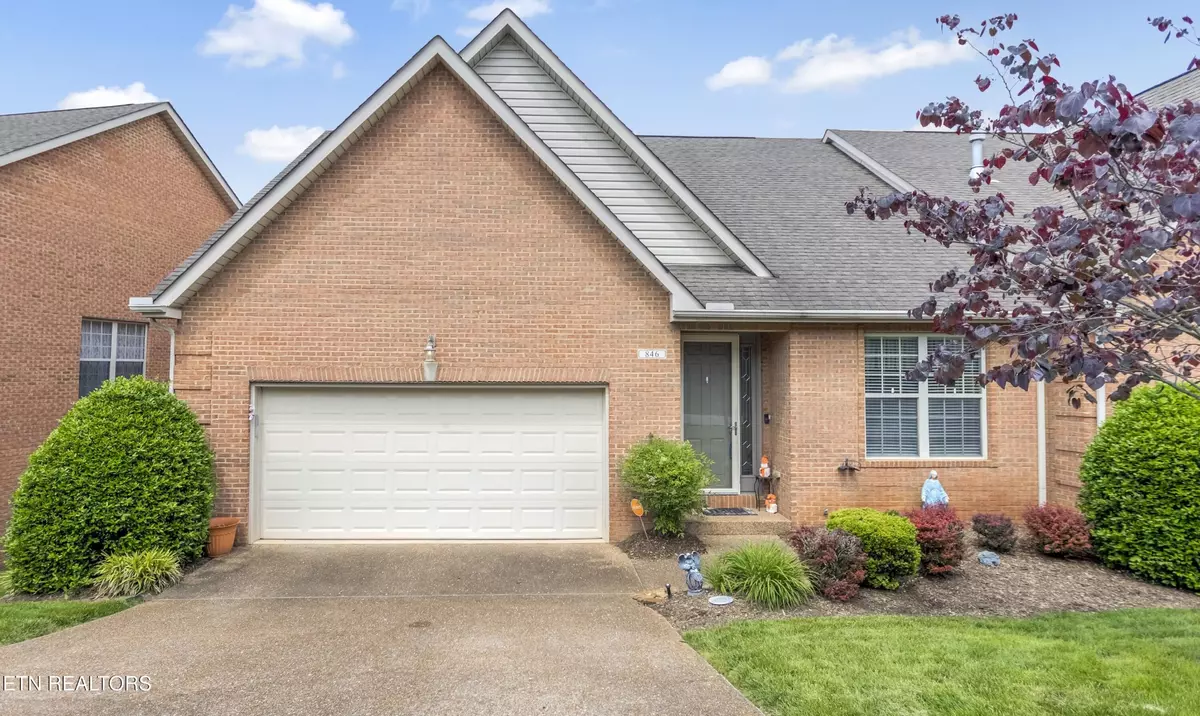 Knoxville, TN 37923,846 Racquet Club Way