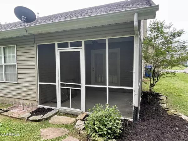 Knoxville, TN 37918,1677 Emerald Pointe Lane