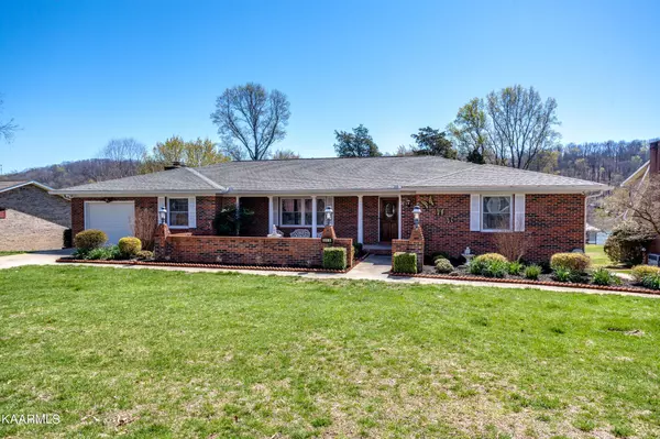 945 River Chase Rd, Lenoir City, TN 37772